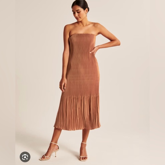Abercrombie & Fitch Women's Strapless Pleat Release Midi Dress in Rust. - Picture 1 of 2